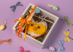 easter surprise egg - chick      